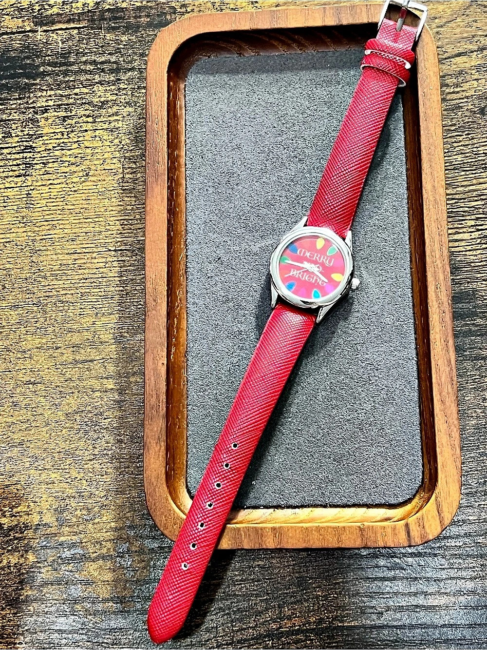 Red Abstract Dial Watch - Picture 4 of 8